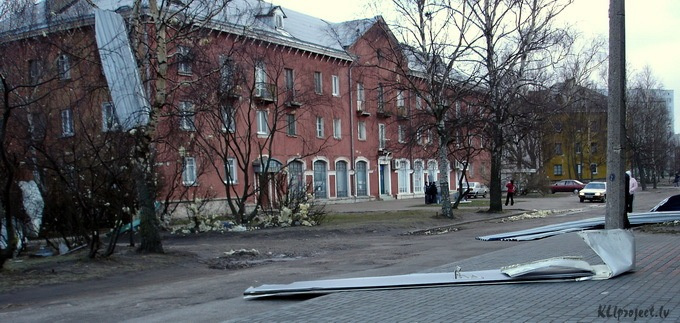 Vetru sekas Liepaja 4 Par vētras nopietno pieteikumu piekrastes iedzīvotājiem.(foto)