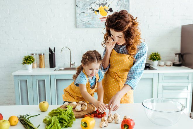 Взяли шефство: 14 кухонных гаджетов, которые облегчат жизнь любой маме