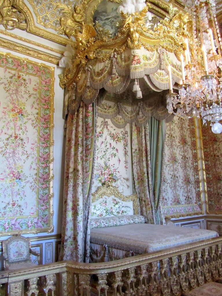 Сказочные домики Марии-Антуанетты в Версале. фото много