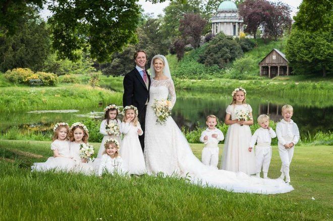 Принцесса Шарлотта и не только: как малыши ведут себя на королевских свадьбах