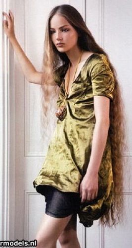 Самые длинные волосы в мире - Руслана Коршунова