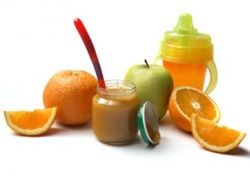 Прикорма ребенка фруктовыми пюре и соками
