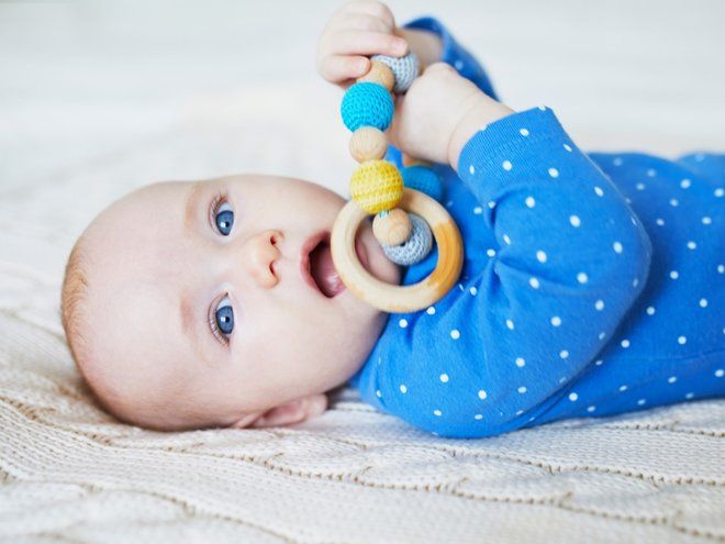 Ребенок в 5 месяцев - прорезывание первых зубов