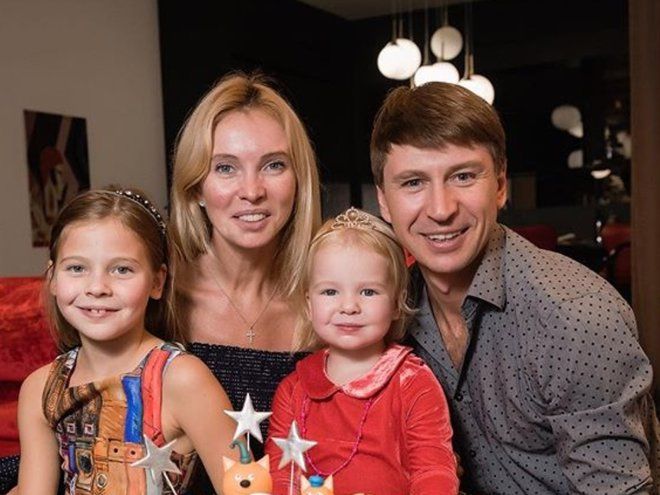 Алексей Ягудин и Татьяна Тотьмянина с дочками