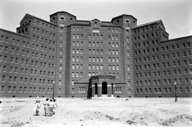 Экскурсия в нью-йоркскую психиатрическую клинику образца 1938 года Экскурсия в нью-йоркскую психиатрическую клинику образца 1938 года