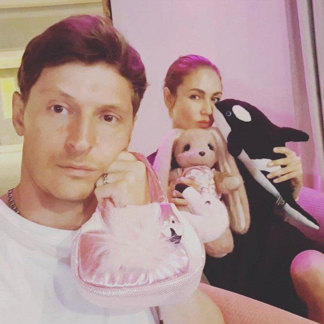 Спортивная семья: Ляйсан Утяшева показала, как начинается утро с супругом и детьми на отдыхе