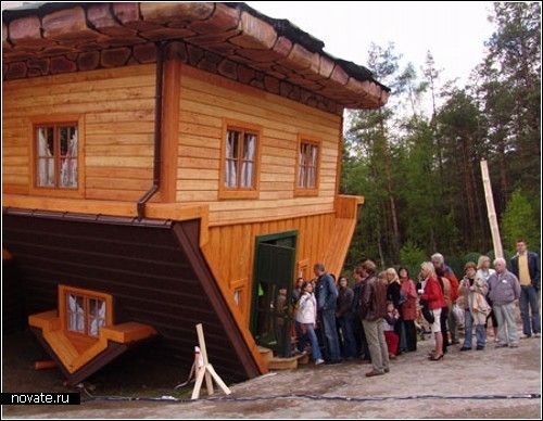 Здания, перевернутые с ног на голову