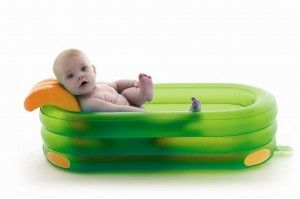 надувная ванночка для купания младенцев