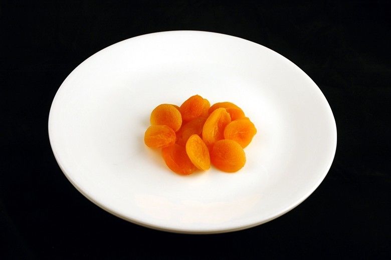 калории, мало, шоколад, овощи, чипсы
