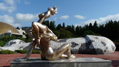 Парк скульптур любви «Love Land»