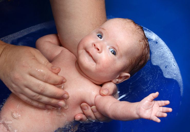 как купать новорождённого