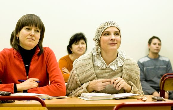 На занятиях воскресной школы для взрослых. Фото: pokrovchram.ru