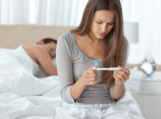 Гинеколог пояснил, где искать причину, если беременность не наступает более года