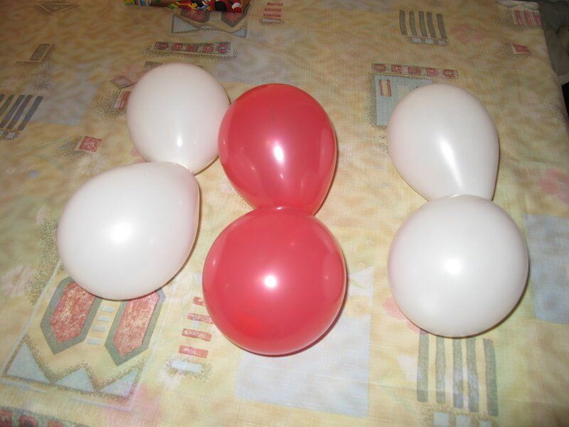 Как сделать гирлянду из воздушных шаров