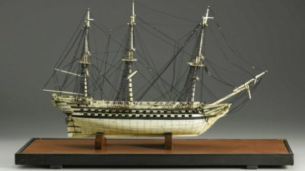 Модели кораблей из человеческих костей (9 фото)
