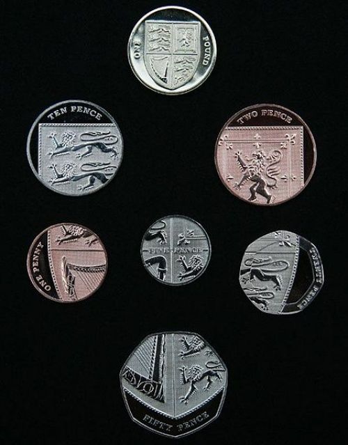 необычные монеты мира