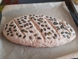 Полезный цельнозерновой хлеб с кориандром. Полезный цельнозерновой хлеб с кориандром.