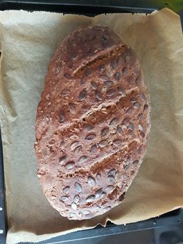 Полезный цельнозерновой хлеб с кориандром. Полезный цельнозерновой хлеб с кориандром.
