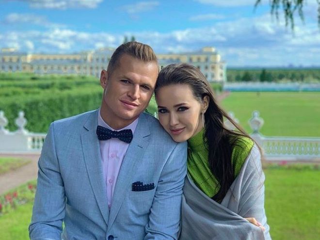 Дмитрий Тарасов и его супруга Анастасия Костенко