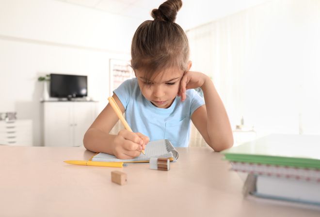 Совет дня: примените простой трюк, и ребенок сможет сосредоточиться на учебе за 5 минут