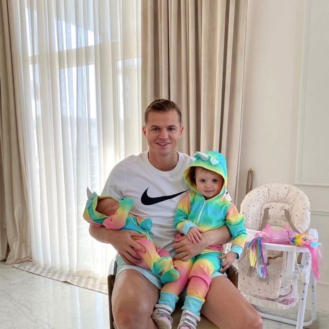 Дмитрий Тарасов с дочками