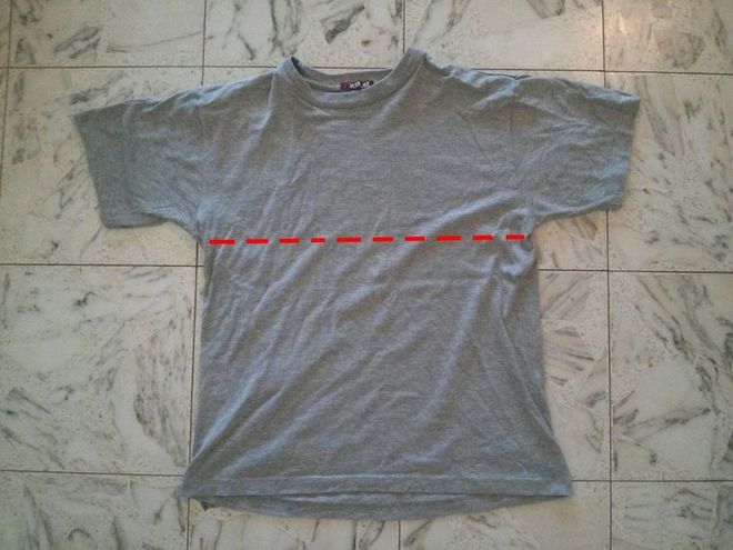 Гениальность в простоте: как сделать слинг из ненужной футболки