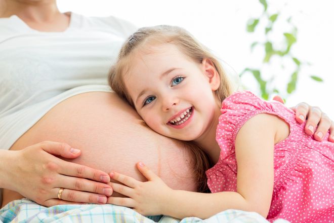 Инструкция: на какие выплаты может претендовать беременная и молодая мама