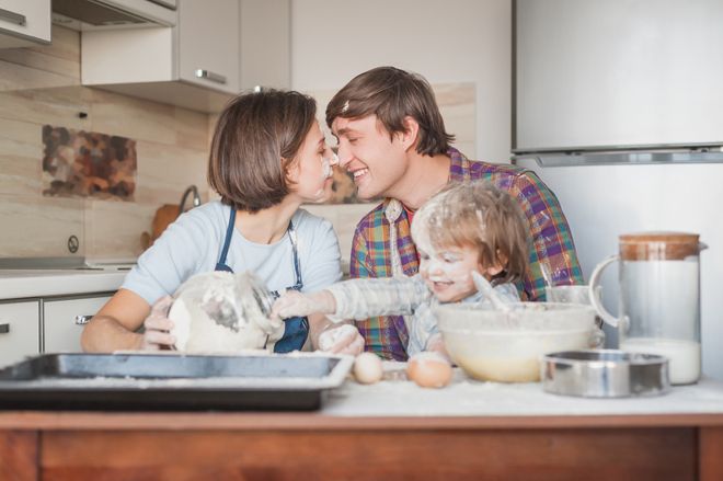 6 аргументов: почему ребенка нужно учить готовить с младенчества