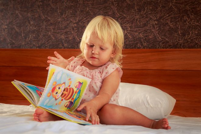 Совет дня: чтобы привить любовь к книгам, запретите ребенку... читать