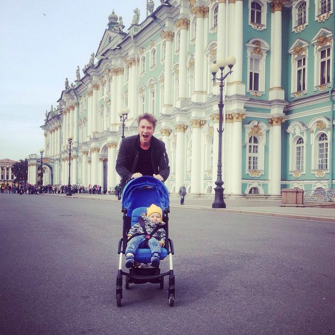 «Им всё нужно делать в паре»: Александр Яценко рассказал интересные факты про своих детей