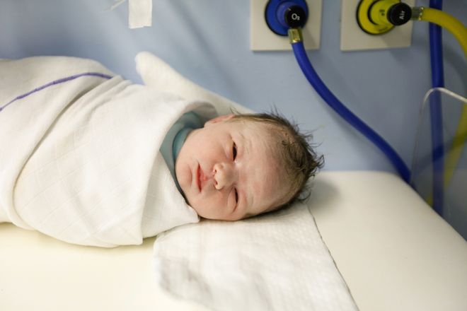 АПГАР: что доктор узнает о новорожденном на 1-й и 5-й минутах жизни