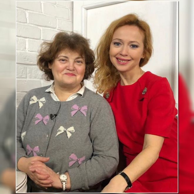 Почти как сестры: Елена Захарова показала свою маму-именинницу