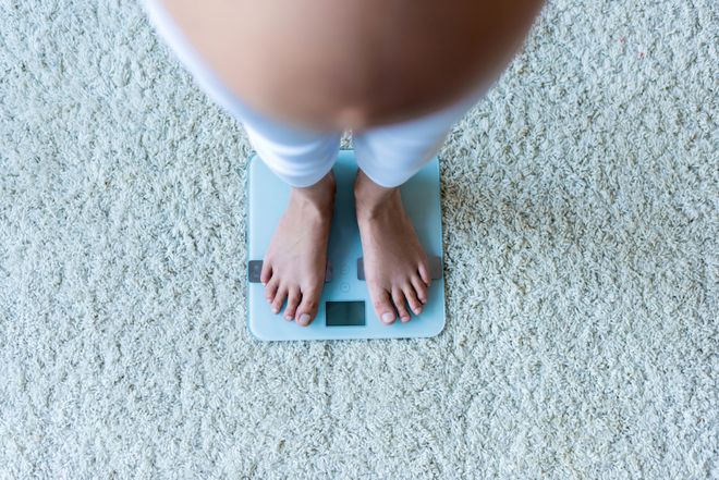 Ученые определили 4 детских заболевания, к которым ведет лишний вес во время беременности мамы