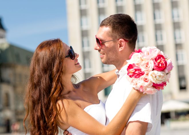 Эвелина Хромченко рассказала, как выбрать идеальное платье на свадьбу подруги