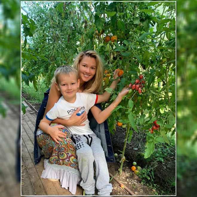 Даже аллергия прошла: Мария Кожевникова рассказала о питании своих сыновей