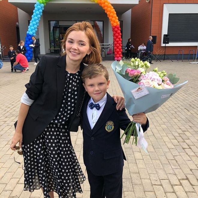 Звезда сериала «Кухня» Ольга Кузьмина отвела сына в 1 класс